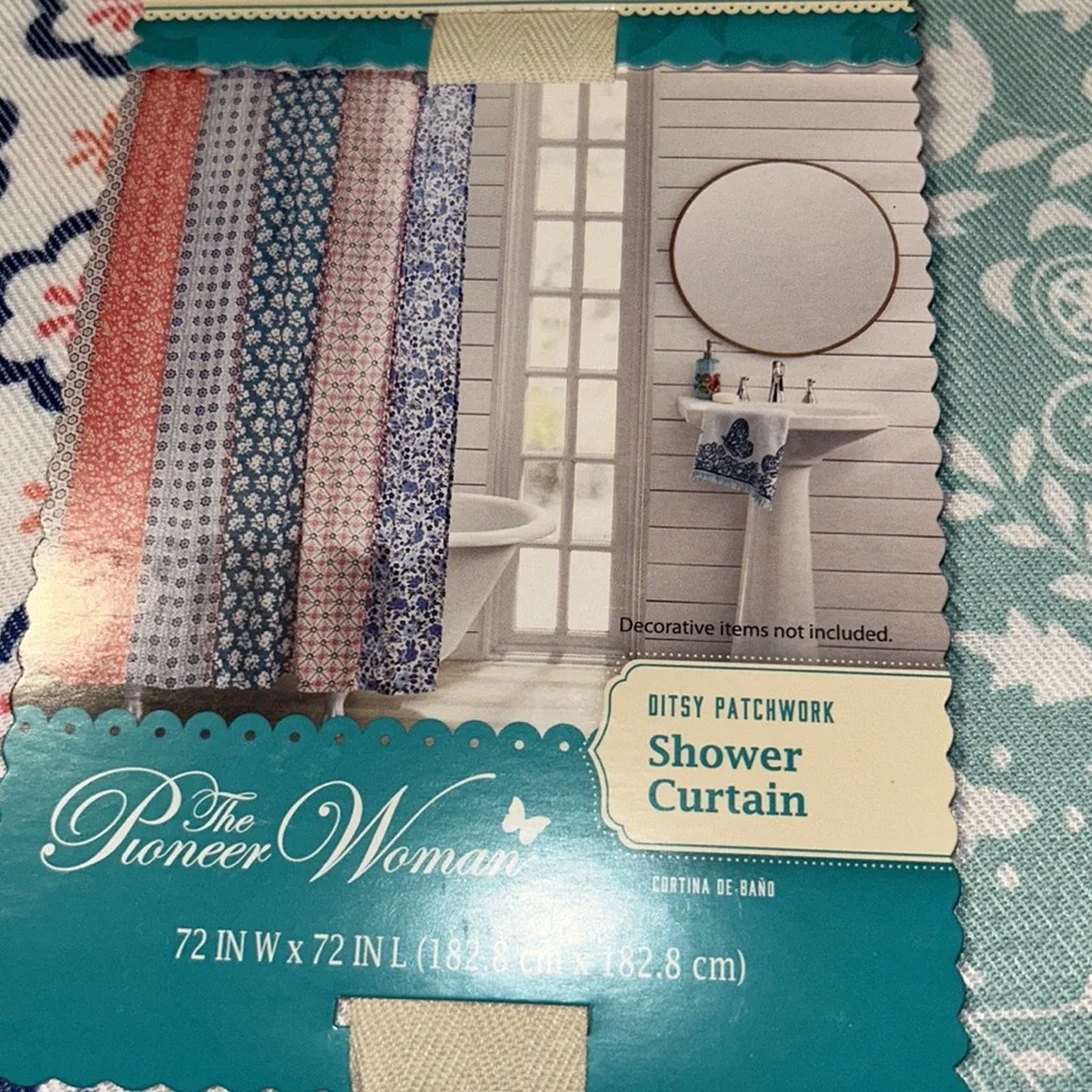 THE PIONEER WOMAN Ditsy Patchwork Shower Curtain